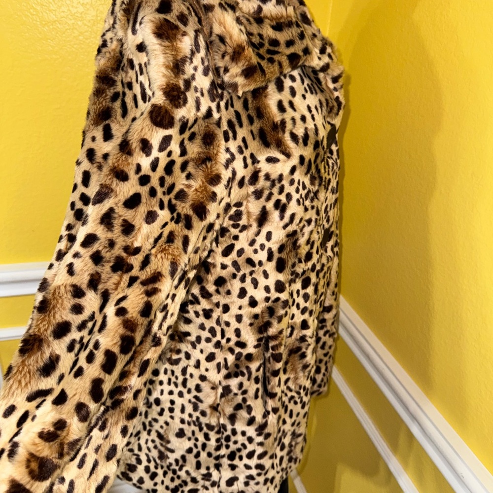 East 5th Animal Print Teddy Jacket - Picture 12 of 12